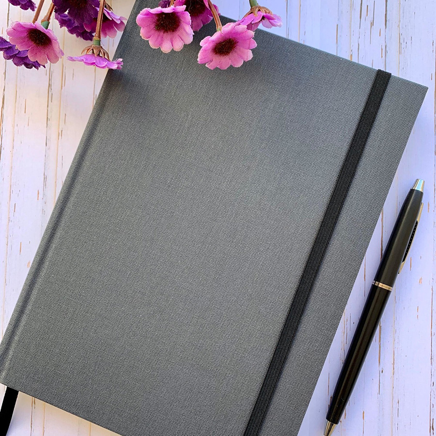 Caderno A5 (Médio) Pontilhado 100 folhas de 90g