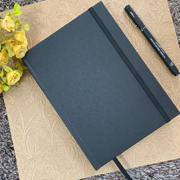 Caderno A5 (médio) Pontilhado 96 folhas de 140g