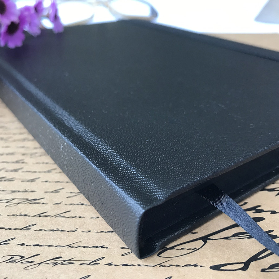 Caderno A5 (médio) Pontilhado 100 folhas Pretas 80g - Imagem 3