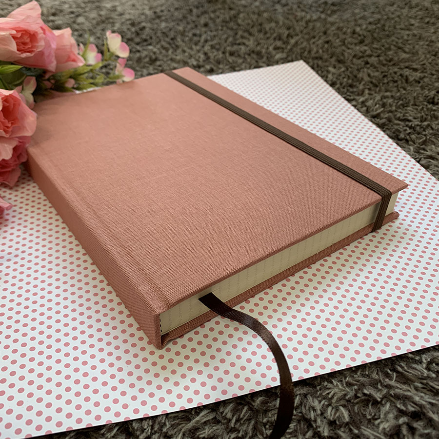 Caderno A5 (médio) Quadriculado 100 folhas de 90g - Imagem 3