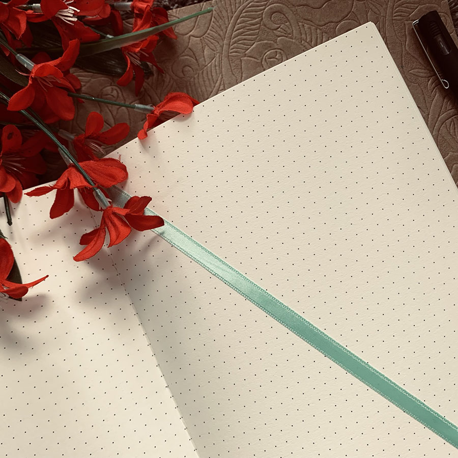 Caderno A5 (médio) Pontilhado 120 folhas de 140g - Imagem 4
