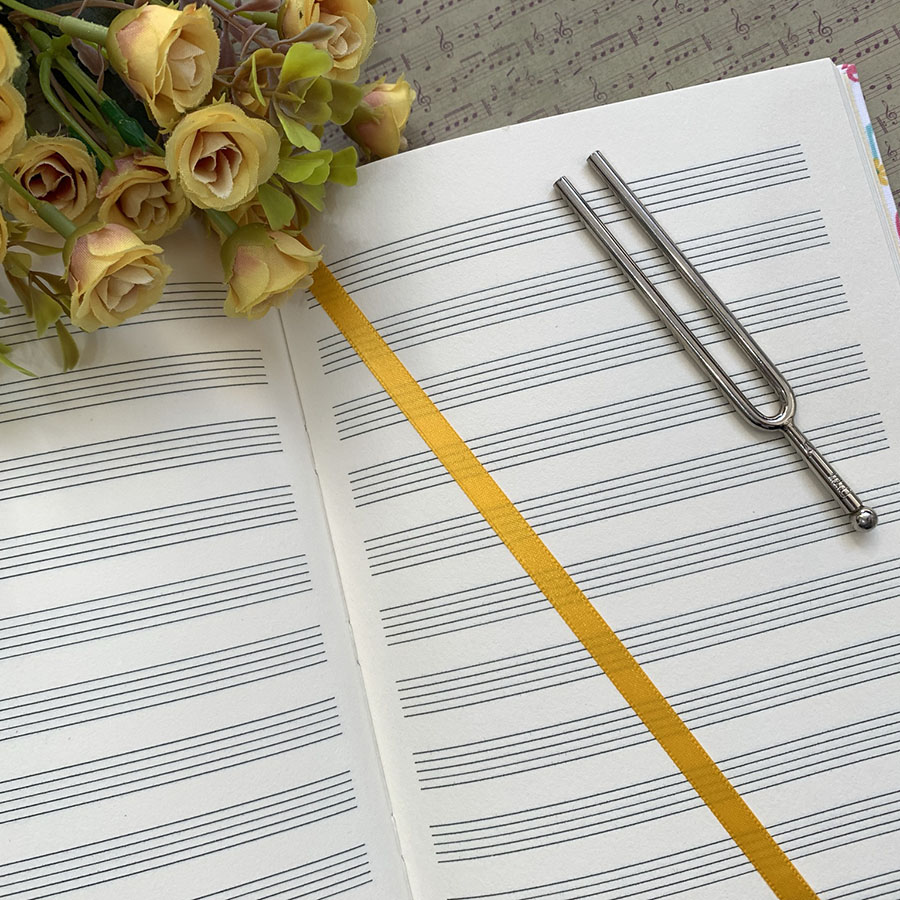 Caderno A5 (médio) de Música 80 folhas de 90g - Imagem 4