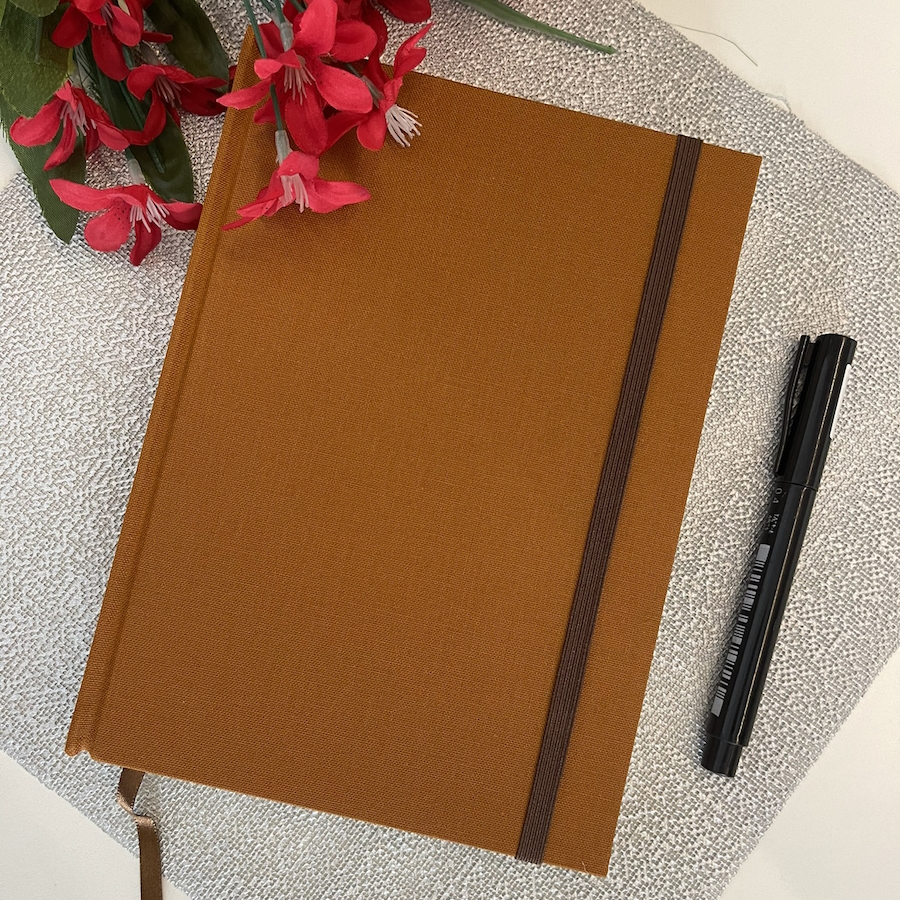 Caderno A5 (médio) Pontilhado 120 Folhas de 120g