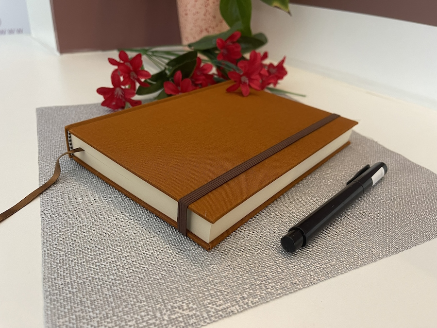 Caderno A5 (médio) Pontilhado 120 Folhas de 120g - Imagem 4