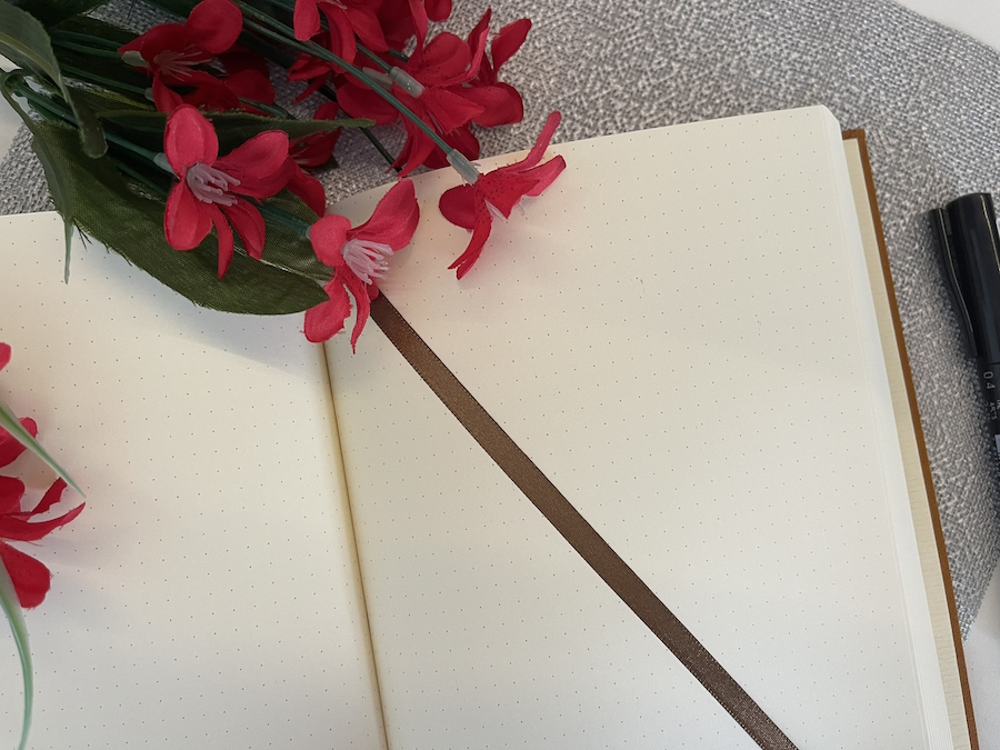 Caderno A5 (médio) Pontilhado 120 Folhas de 120g - Imagem 3