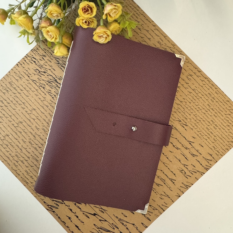 Caderno A5 (médio) sem Pauta 112 Folhas de 90g