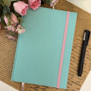 Caderno A5 (médio) Pontilhado 96 Folhas de 140g