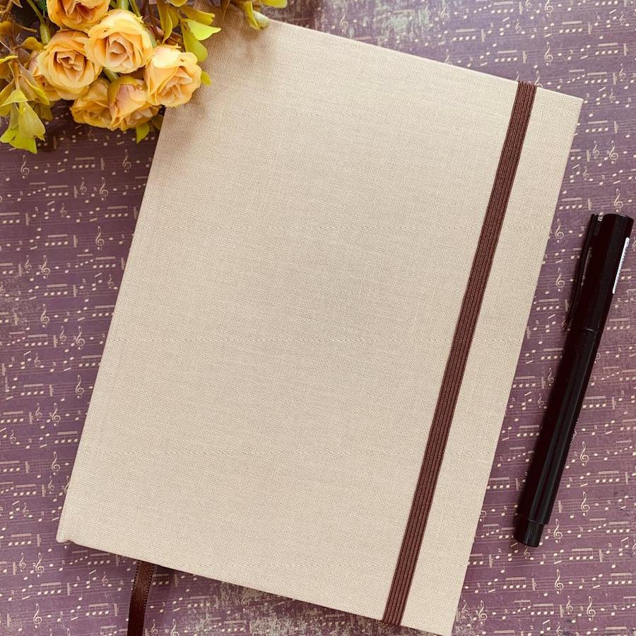 Caderno A5 (médio) Sem Pauta 170 Folhas de 90g
