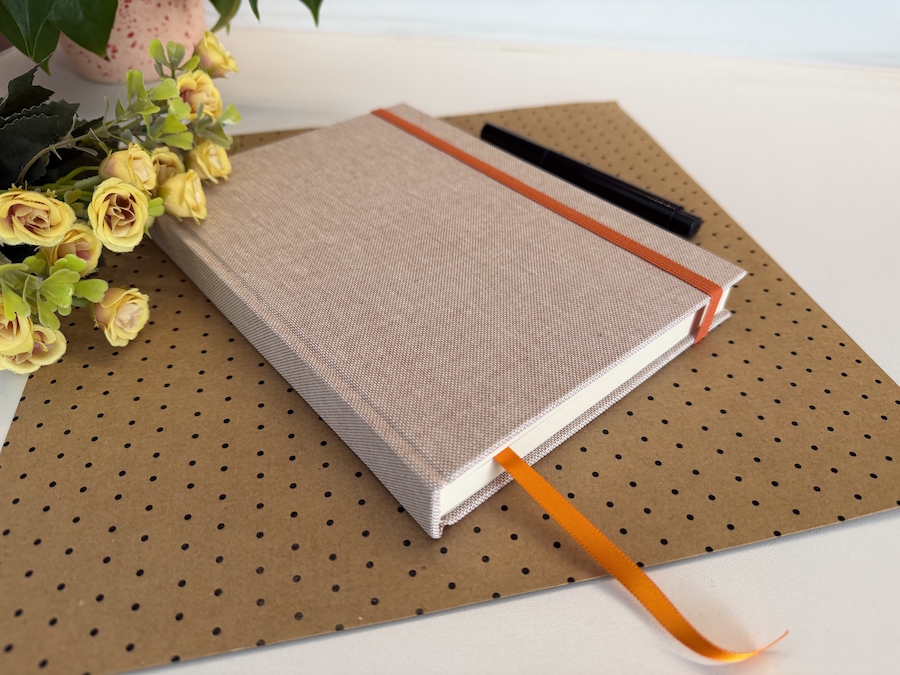 Caderno A5 Pontilhado 100 Folhas De 90g (Médio) - Imagem 5