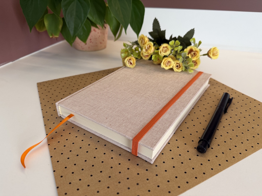 Caderno A5 Pontilhado 100 Folhas De 90g (Médio) - Imagem 4