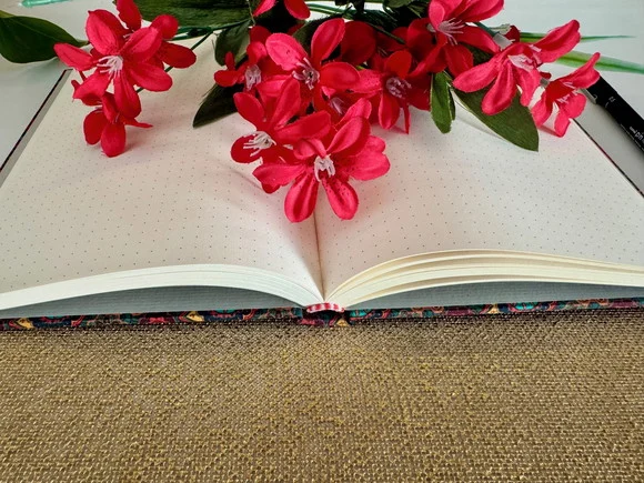 Pronta Entrega - Caderno A5 (médio) Pontilhado 120 Folhas de 80g - Imagem 4