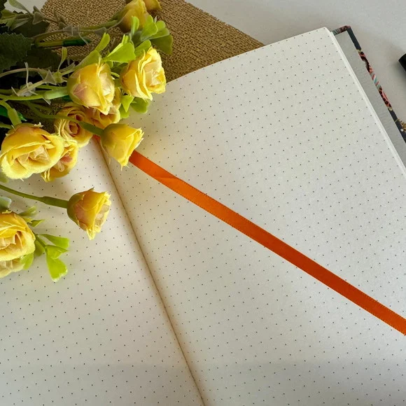 Pronta Entrega - Caderno A5 (médio) Pontilhado 120 Folhas de 80g - Imagem 3