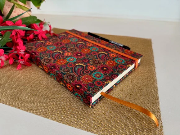 caderno-a5-medio-pontilhado-120-folhas-de-80g-topicos.jpg