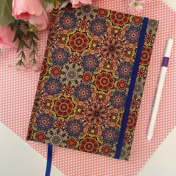 Pronta Entrega - Caderno A5 (médio) sem Pauta 100 Folhas Coloridas de 80g