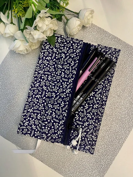 Pronta Entrega - Caderno A5 (médio) sem Pauta 100 Folhas de 80g com Estojo