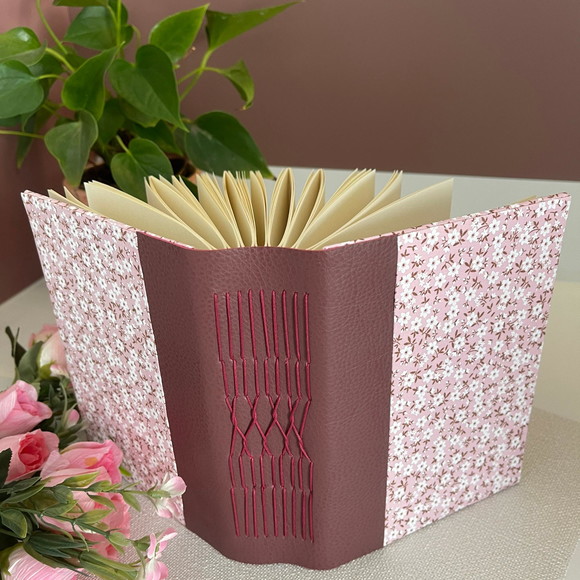 caderno-17-5x12-5-sem-pauta-com-108-folhas-de-90g-sem-pauta (1)