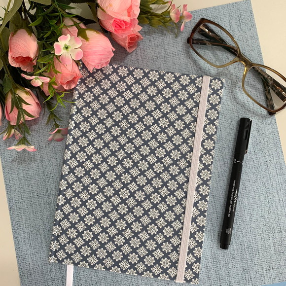 Pronta Entrega - Caderno A5 (médio) Pontilhado 100 folhas de 80g