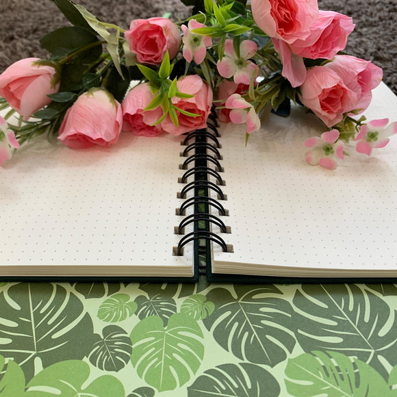 caderno-a5-medio-pontilhado-100-folhas-de-80g-pontilhado (1)