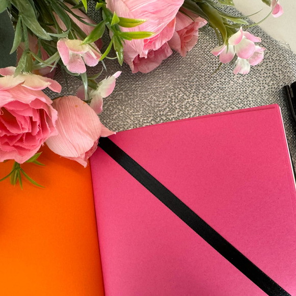 Pronta Entrega - Caderno Pequeno 11x10 sem Pauta 90 Folhas Coloridas de 120g - Imagem 3