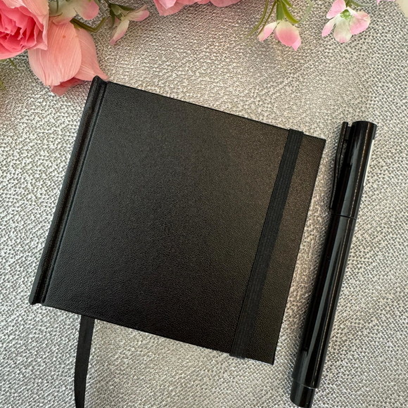 Pronta Entrega - Caderno Pequeno 11x10 sem Pauta 90 Folhas Coloridas de 120g - Imagem 5