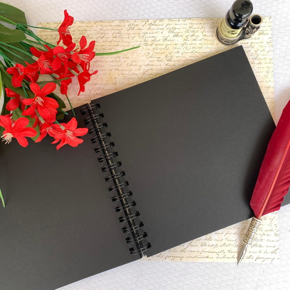caderno-quadrado-50-folhas-pretas-sem-pauta-120g-color-plus