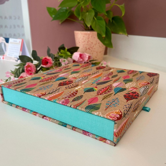 Pronta Entrega - Caderno Quadrado Pontilhado 100 Folhas de 90g + Caixa Ímã - Imagem 3