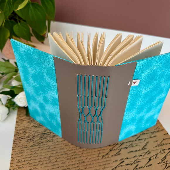 Pronta Entrega - Caderno 17,5x12,5 sem Pauta com 108 Folhas de 90g - Imagem 5