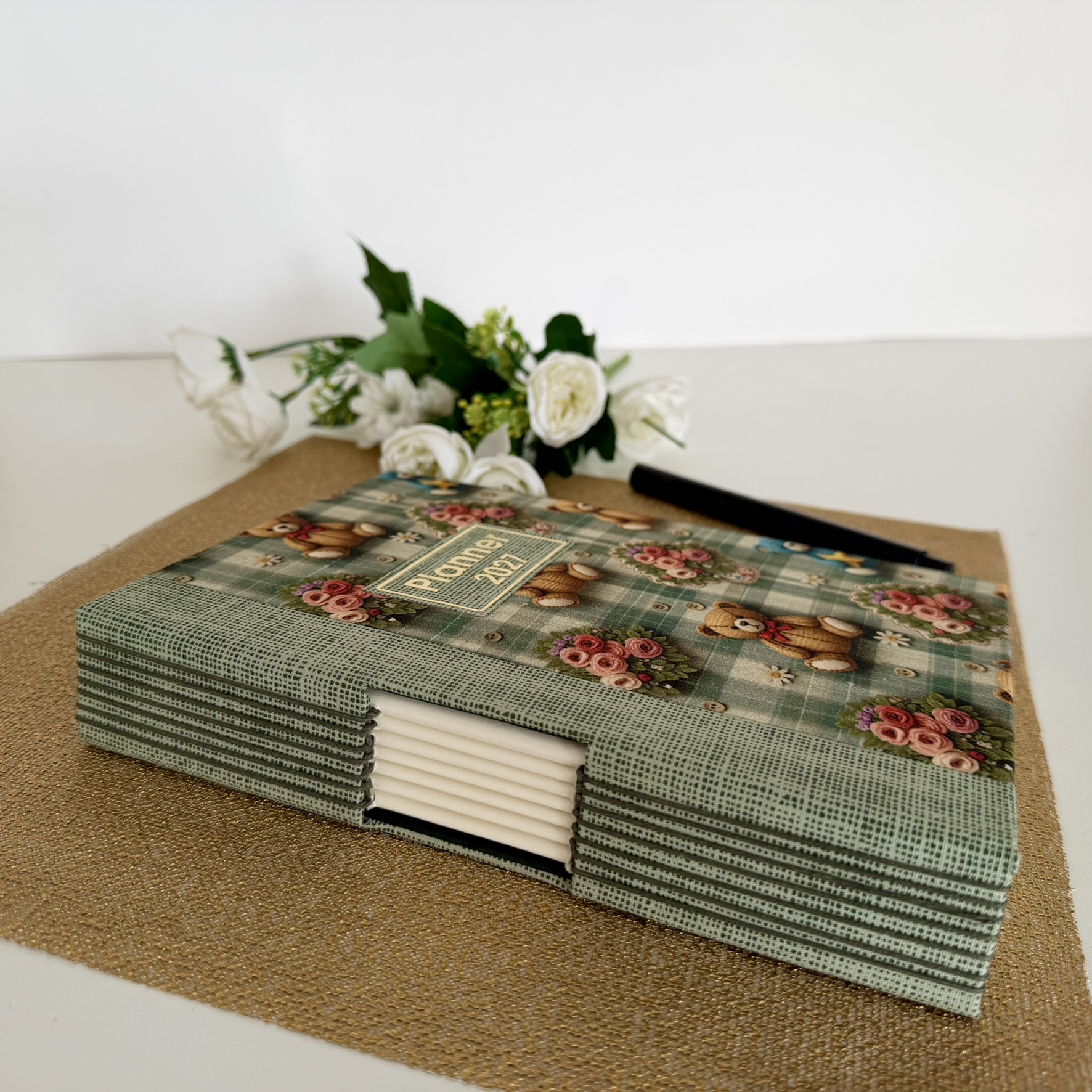 Pronta Entrega - Planner 2027 - Encadernação Buttonhole Longstitch - Imagem 5
